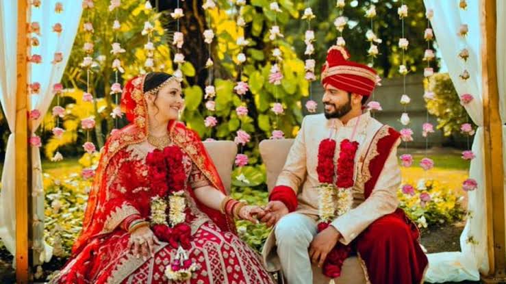 ब्रिटेन की महिला ऑफिसर को हुआ भारतीय लड़के से प्यार, रचाई शादी, बोली - नही सोचा था भारतीय लड़के से प्यार होगा